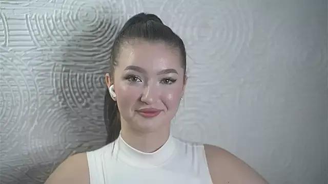 SunnivaDobbs webcams show profile image 