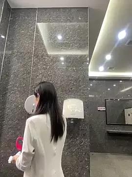 sunny-520 from StripChat