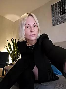 Sunny-Sin from StripChat is Freechat