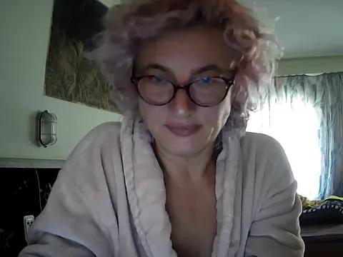 Sunnylarrah from StripChat