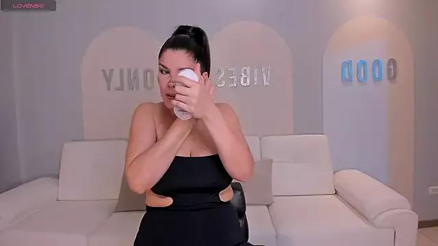 SunnyRivers from StripChat