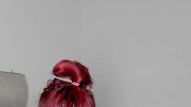 Discover our girls online shows and discover the company of countless livestreamers, with stunning shapes, sex toys and more.