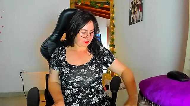 Susan_Foxx from StripChat