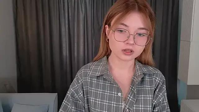 Discover our girls online shows and discover the company of countless livestreamers, with stunning shapes, sex toys and more.