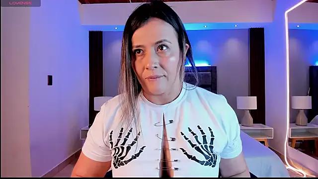 Susann_Ross from StripChat
