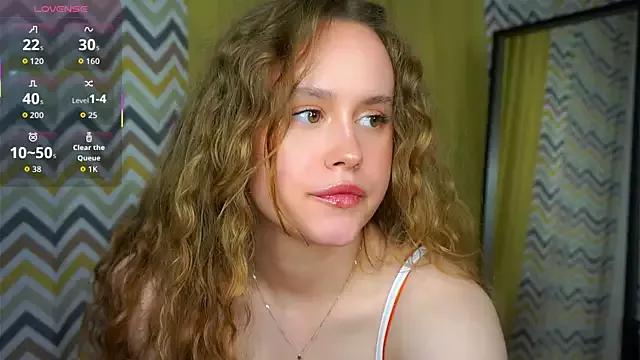 SusannaScholler from StripChat is Freechat