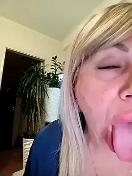 SusieNoreen from StripChat