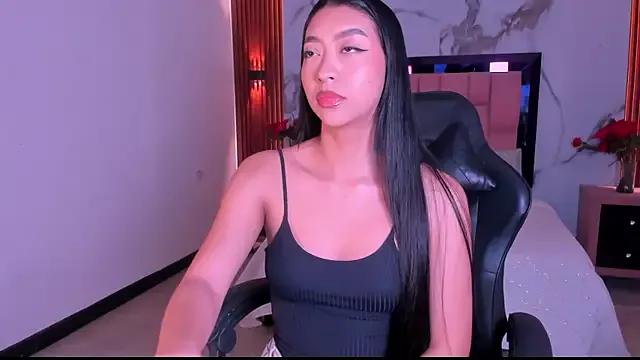 Sussyrosse_ from StripChat is Freechat