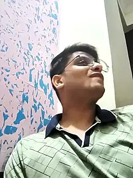 Sutfvkii webcams show profile image 