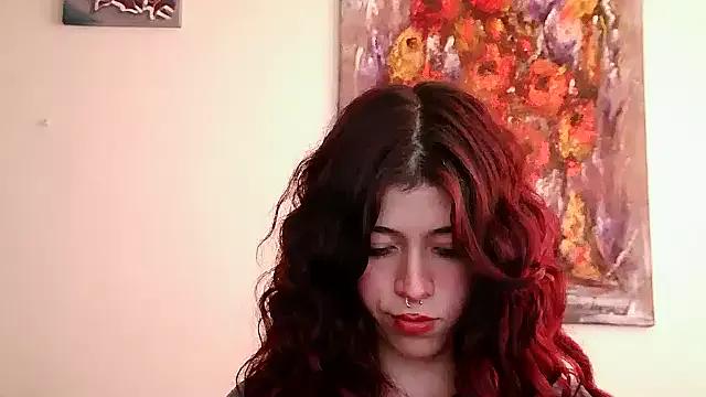 SuzzyyM from StripChat