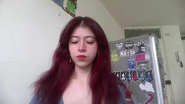 SuzzyyM from StripChat