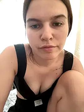 sweeet_julyy from StripChat