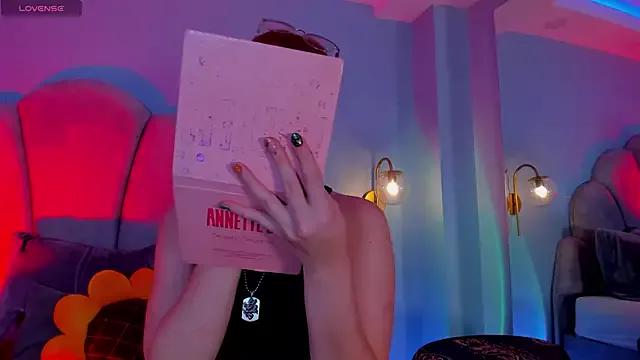 sweeet_peach from StripChat