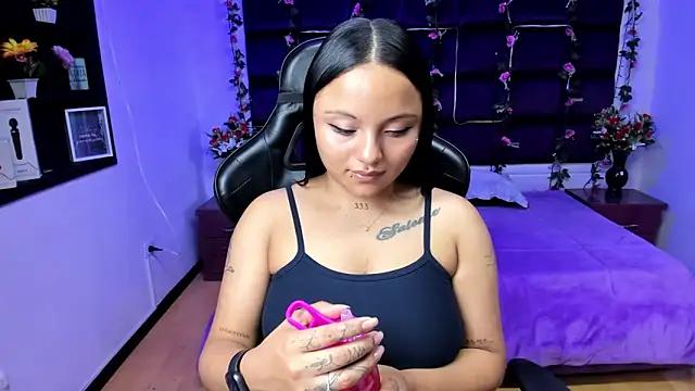 sweelanna__ from StripChat