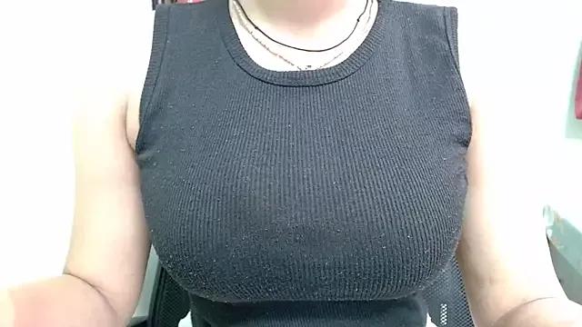 sweet-alia from StripChat