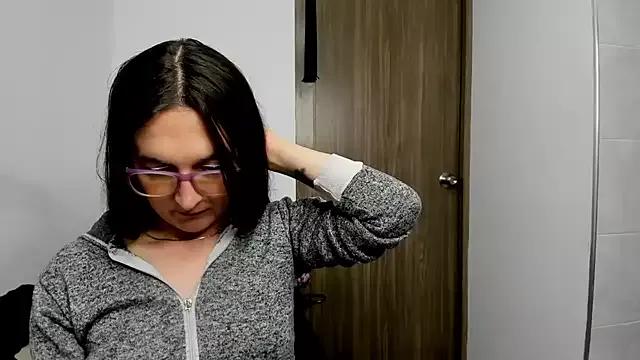 Sweet-Suck69 from StripChat