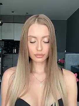 Sweet__Milly from StripChat is Freechat