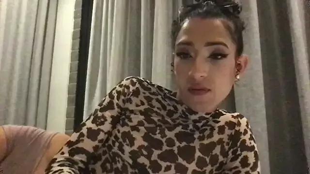 sweet_amalia4 from StripChat