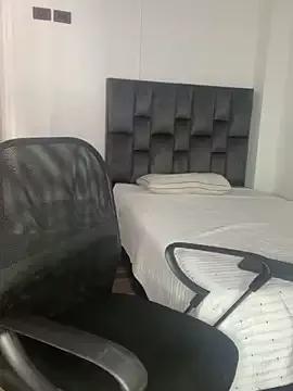 Sweet_and_caramel from StripChat