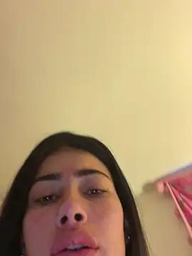 Sweet_and_caramel from StripChat
