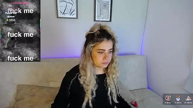 Sweet_Bella_Valery from StripChat is Freechat