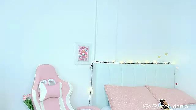 sweet_dania_ from StripChat