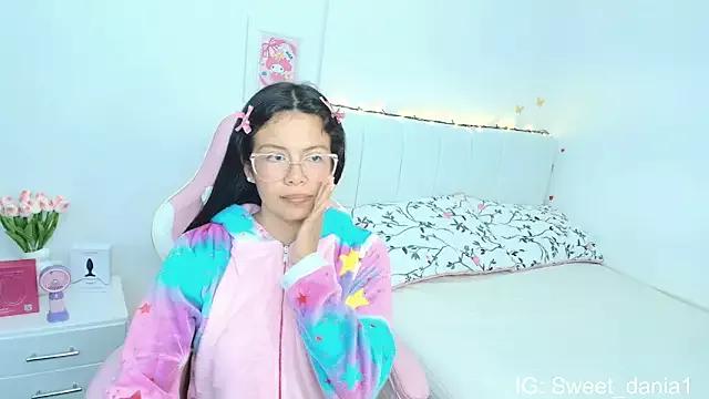 sweet_dania_ from StripChat