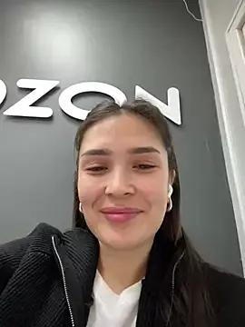 Discover our girls online shows and discover the company of countless livestreamers, with stunning shapes, sex toys and more.
