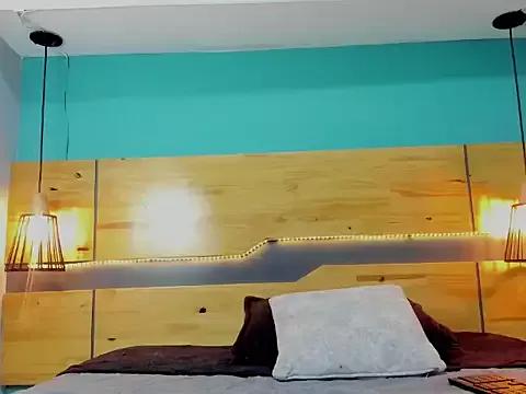 sweet_love23 from StripChat