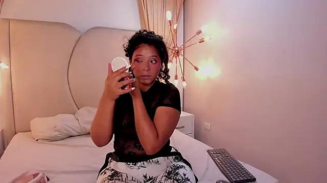 Sweet_Lucyy from StripChat