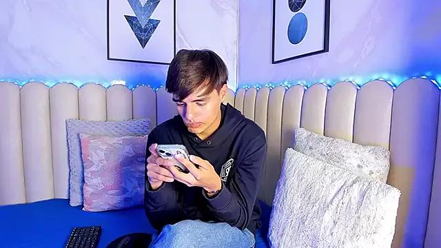 sweet_petter from StripChat
