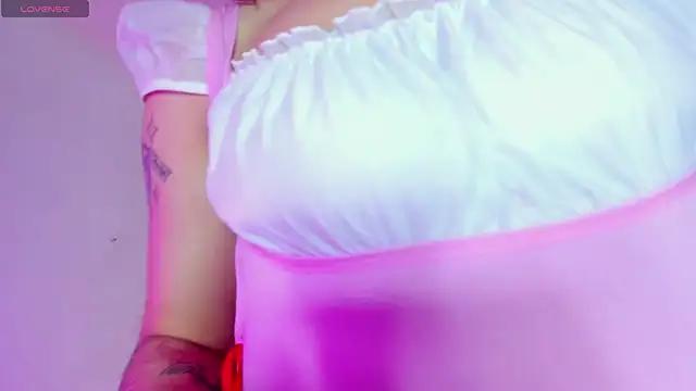 sweet_sharo from StripChat