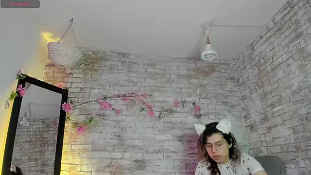 sweet_sharo from StripChat