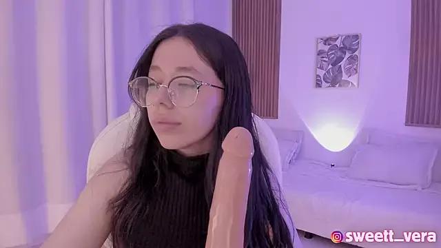 sweet_vera from StripChat
