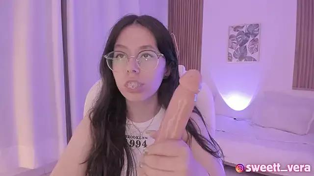 sweet_vera from StripChat