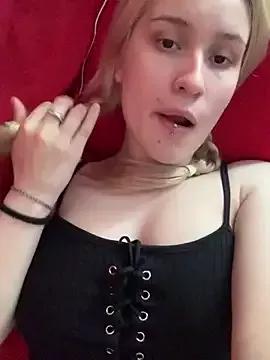 Sweet_white_chocolate from StripChat