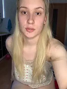 Sweet_white_chocolate from StripChat