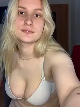 Sweet_white_chocolate from StripChat is Freechat