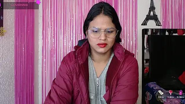 SweetAlmaa from StripChat is Freechat