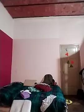 sweetbabyass from StripChat