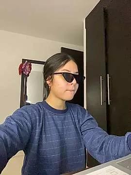 sweetchlo from StripChat