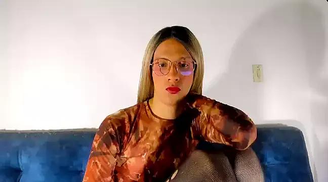 SweetDesaire1 from StripChat
