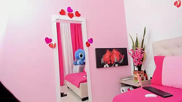 sweete_coraline from StripChat