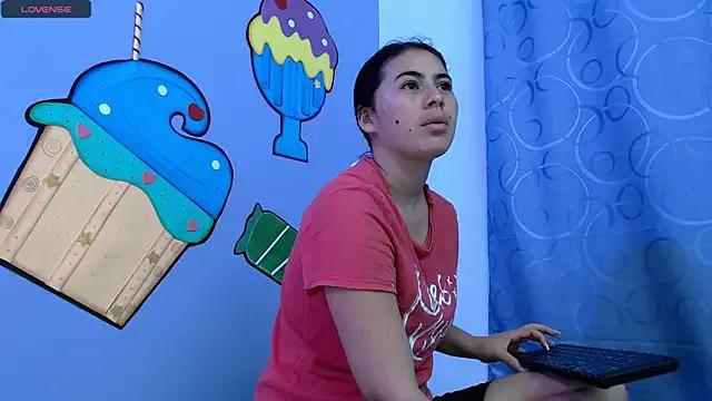 sweetfantacies18 from StripChat