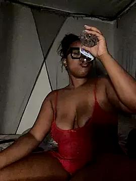 SweetHoneyBunz from StripChat