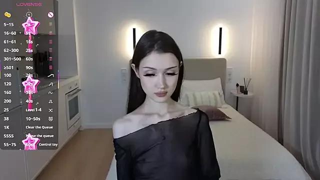sweetiebones from StripChat is Freechat