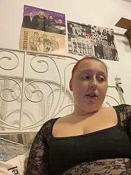 SweetieLina from StripChat is Freechat