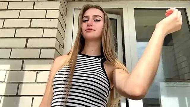 SweetJinny88 from StripChat