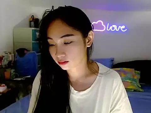 SweetLilly_18 from StripChat
