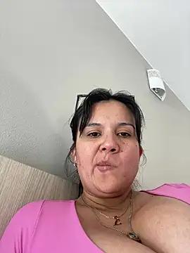 SWEETLILY18 from StripChat